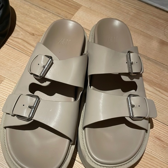 H&M Chunky Sandals (SOLD OUT) - Picture 5 of 6
